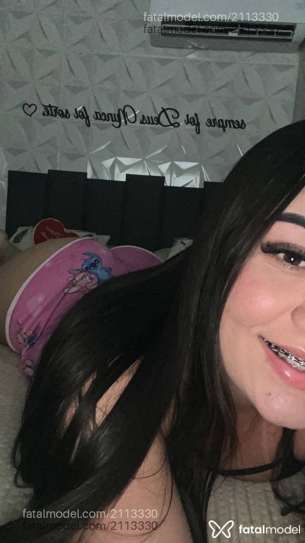 Acompanhante mulher com cabelo castanho de olhos castanhos - Isis Villa