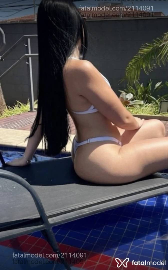 Acompanhante mulher morena (o) de olhos pretos - Bella