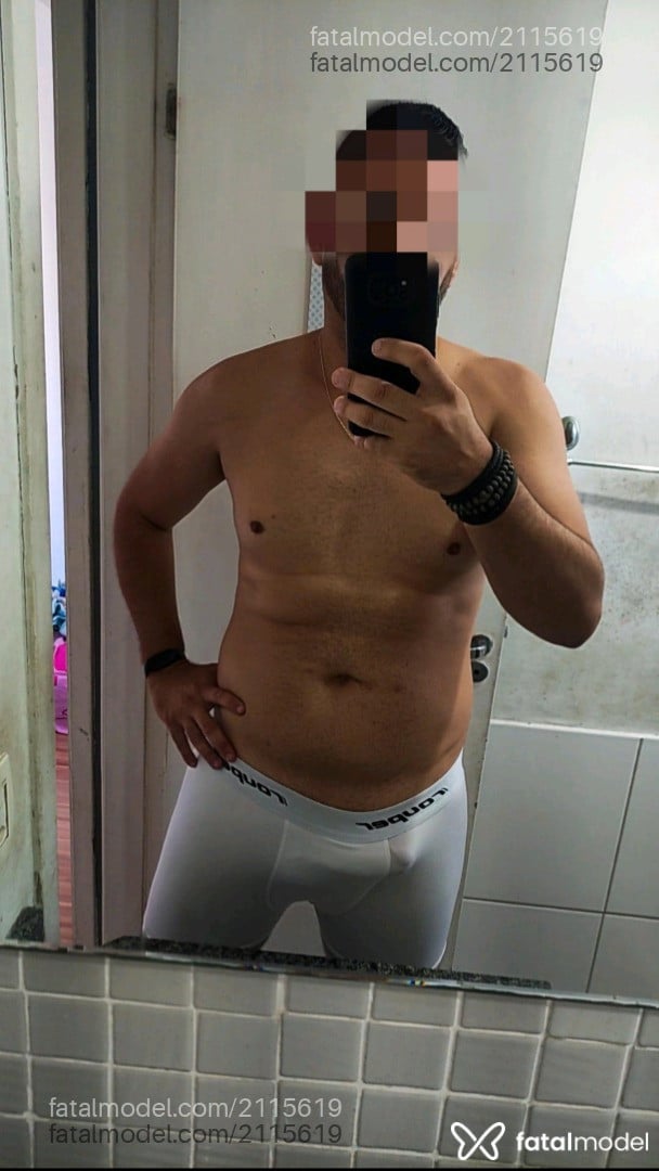 Acompanhante homem com cabelo castanho de olhos castanhos em São Paulo Acompanhante homem com cabelo castanho de olhos castanhos em São Paulo - Wellington