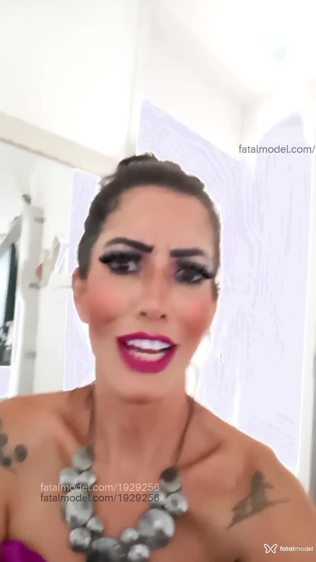 Acompanhante mulher com cabelo castanho de olhos pretos em Belo Horizonte - Izabella