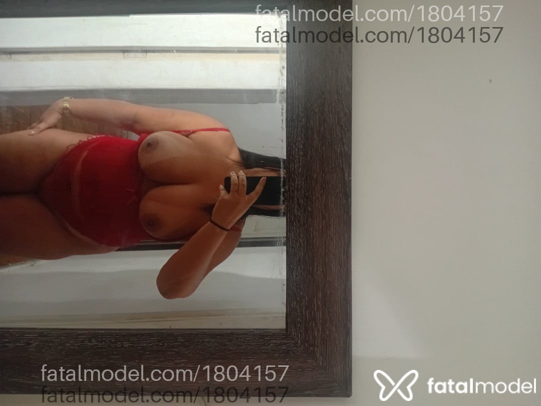 Acompanhante mulher morena (o) de olhos castanhos - Cristiane