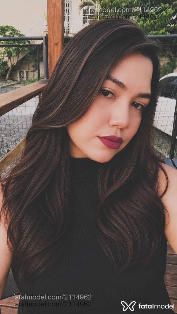 Acompanhante mulher com cabelo castanho de olhos castanhos - Ana Julia