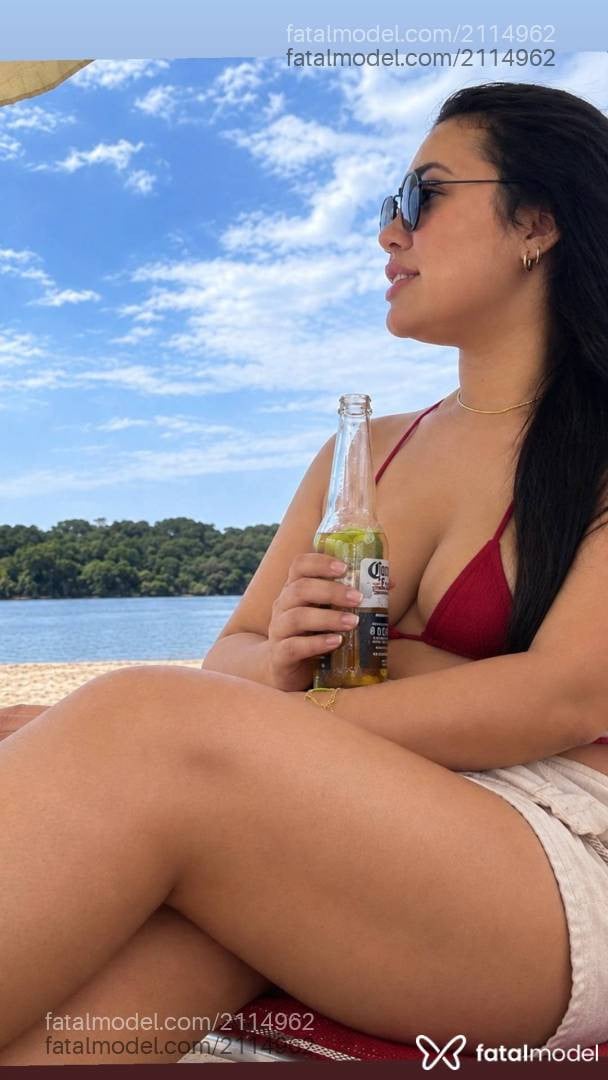Acompanhante mulher com cabelo castanho de olhos castanhos - Ana Julia