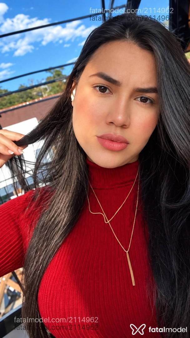 Acompanhante mulher com cabelo castanho de olhos castanhos - Ana Julia
