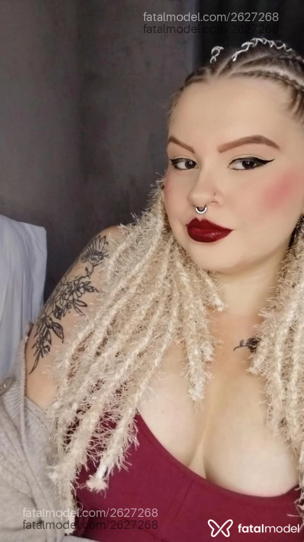 Acompanhante mulher loira (o) de olhos pretos em Virtual - Agatha Moreira