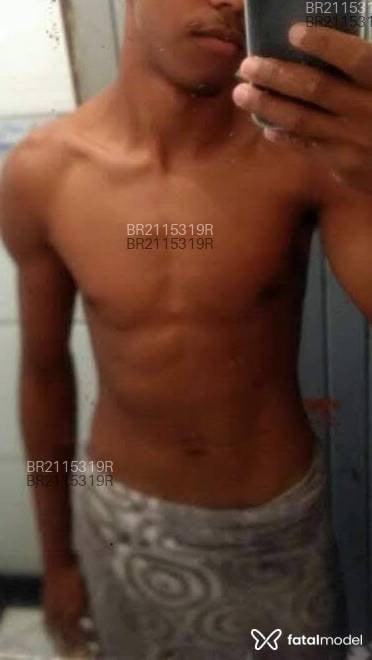 Acompanhante homem com cabelo castanho de olhos castanhos em Vinhedo Acompanhante homem com cabelo castanho de olhos castanhos em Vinhedo - Higor