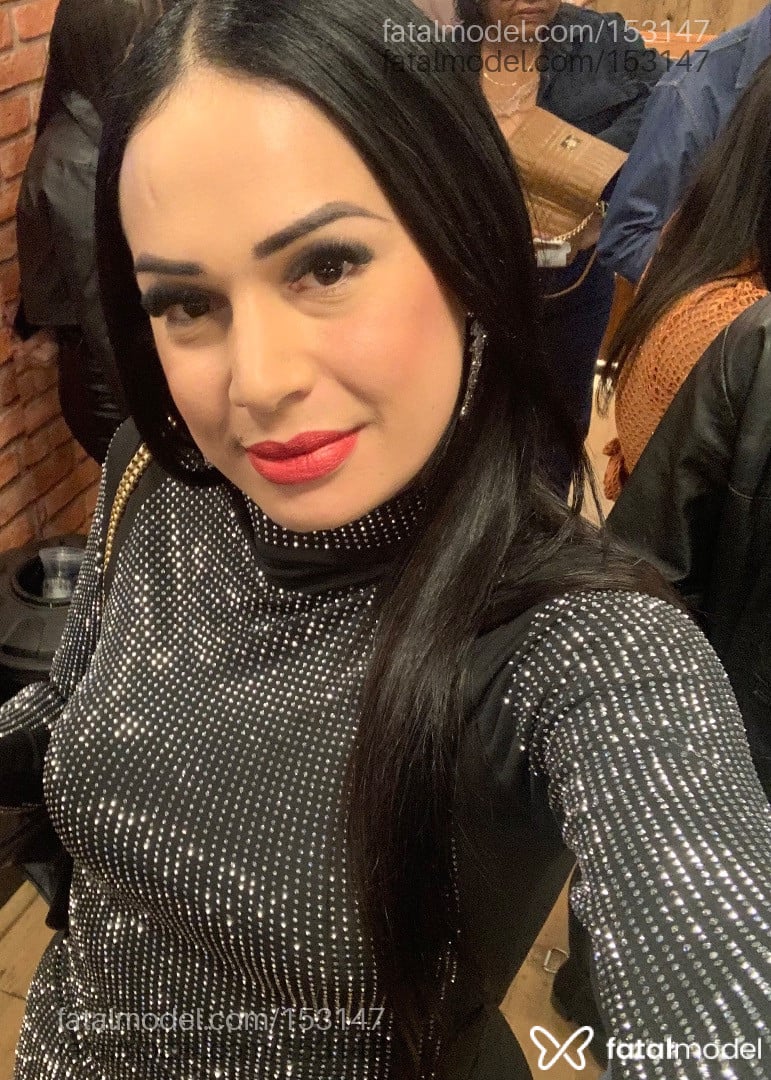 Acompanhante mulher trans morena (o) de olhos castanhos em Iturama - HELLEN FERRAZ