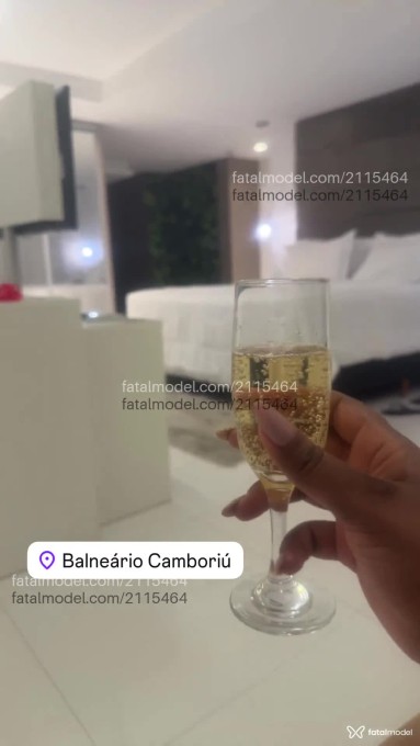 Acompanhante mulher morena (o) de olhos castanhos em São Paulo - Maya Risse