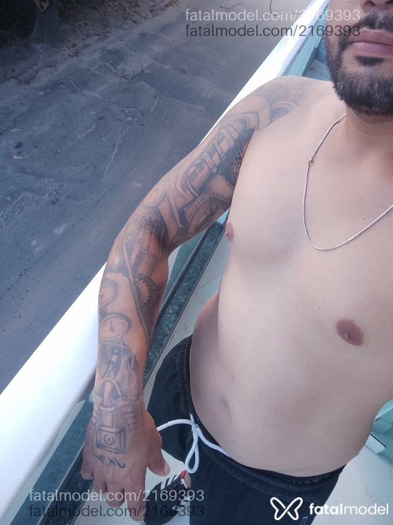 Acompanhante homem morena (o) de olhos castanhos em Itapemirim Acompanhante homem morena (o) de olhos castanhos em Itapemirim - Heitor