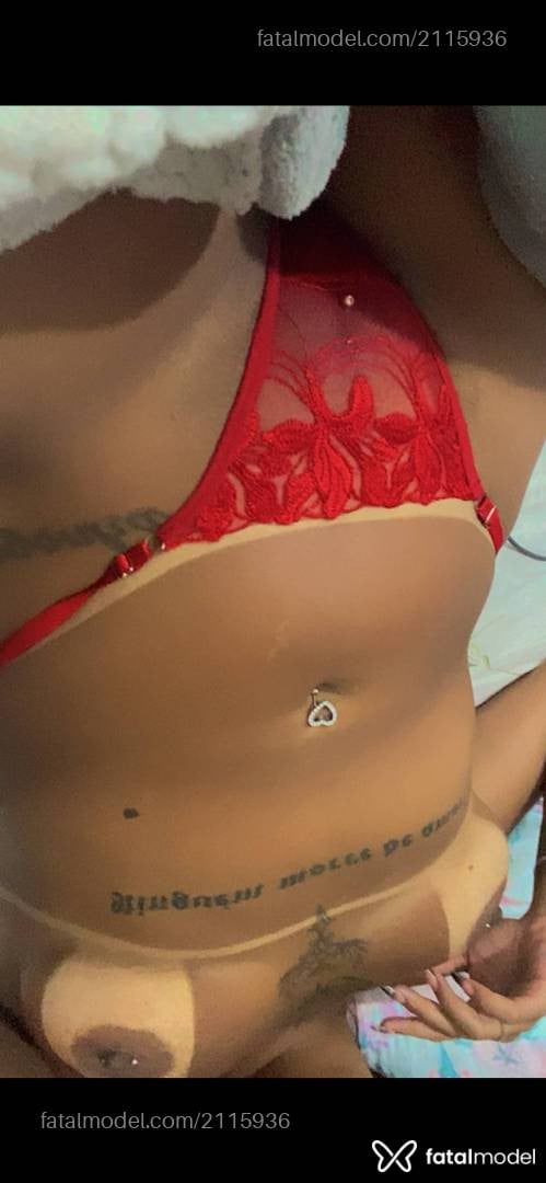 Acompanhante mulher morena (o) de olhos castanhos - Cristal Lavezzi Acompanhante mulher morena (o) de olhos castanhos - Cristal Lavezzi
