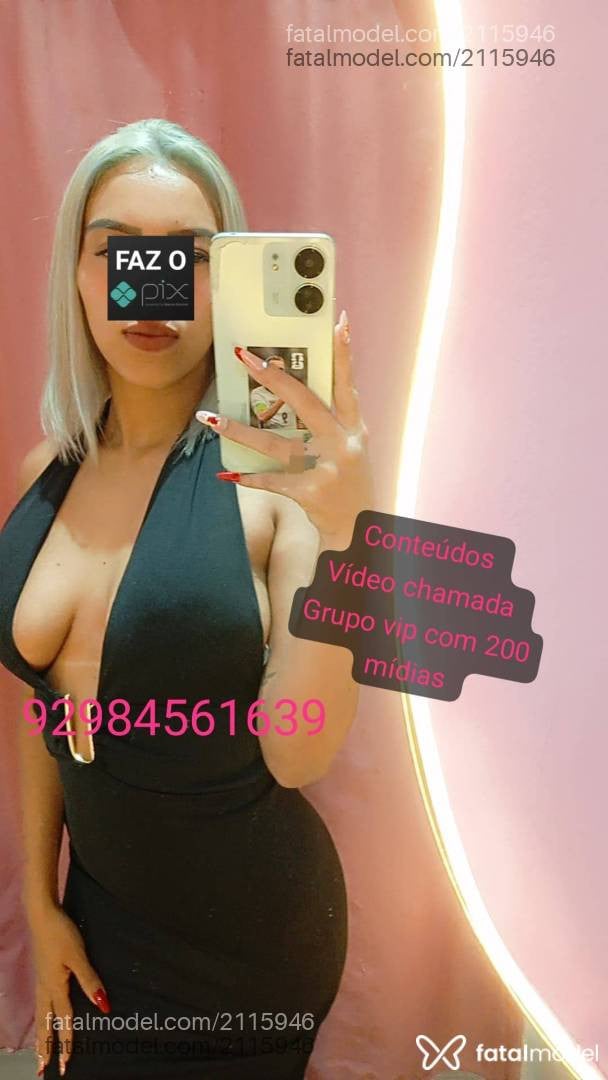 Acompanhante mulher loira (o) de olhos castanhos - Melke