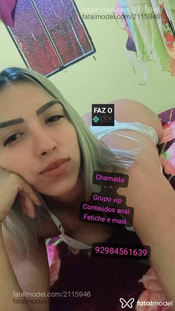 Acompanhante mulher loira (o) de olhos castanhos - Melke
