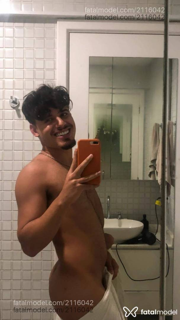 Acompanhante homem loira (o) de olhos verdes em Macaé - Enzo Santos
