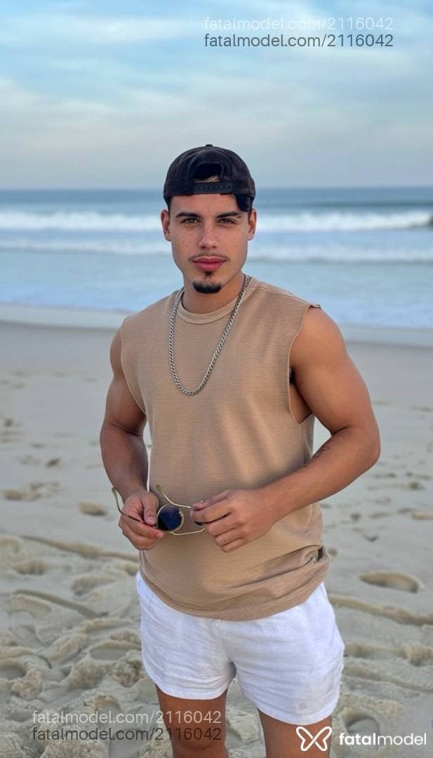 Acompanhante homem loira (o) de olhos verdes em Macaé - Enzo Santos