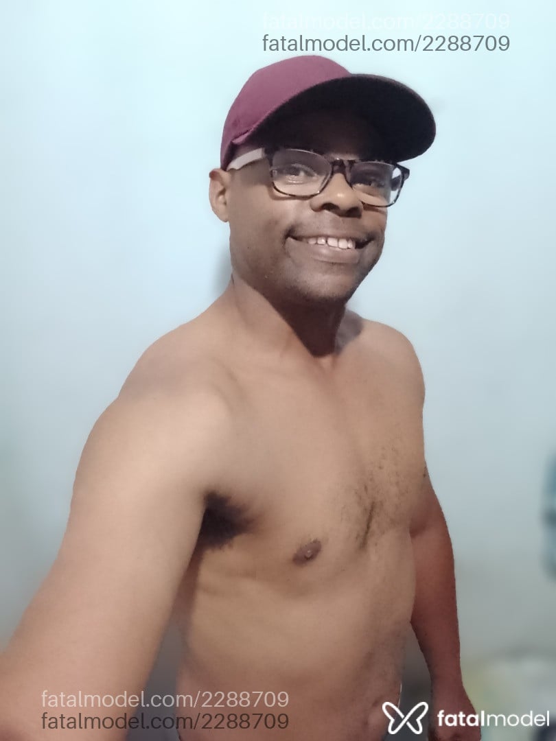 Acompanhante homem com cabelo castanho de olhos castanhos em Barra Mansa Acompanhante homem com cabelo castanho de olhos castanhos em Barra Mansa - Professor
