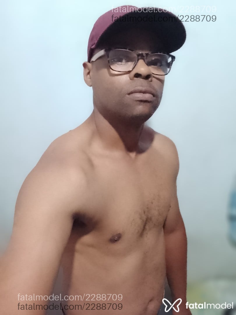 Acompanhante homem com cabelo castanho de olhos castanhos em Barra Mansa - Professor