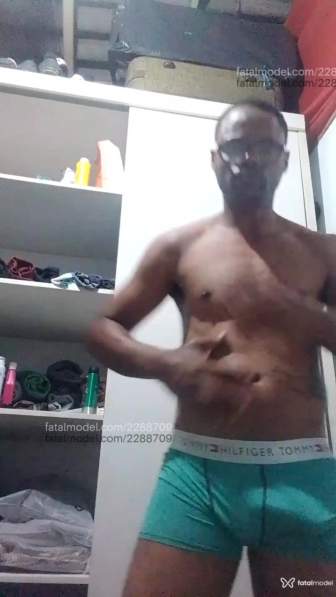 Acompanhante homem com cabelo castanho de olhos castanhos em Barra Mansa Acompanhante homem com cabelo castanho de olhos castanhos em Barra Mansa - Professor