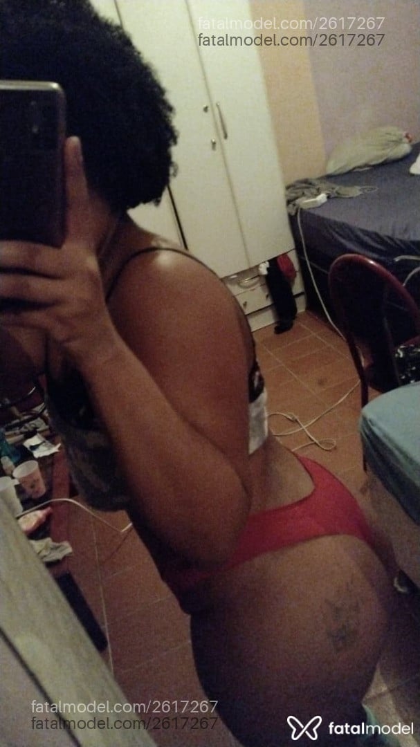 Acompanhante mulher morena (o) de olhos pretos em São Paulo - Pretinhadengosa