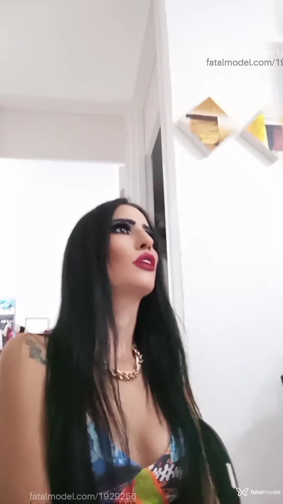 Acompanhante mulher com cabelo castanho de olhos pretos em Belo Horizonte - Izabella