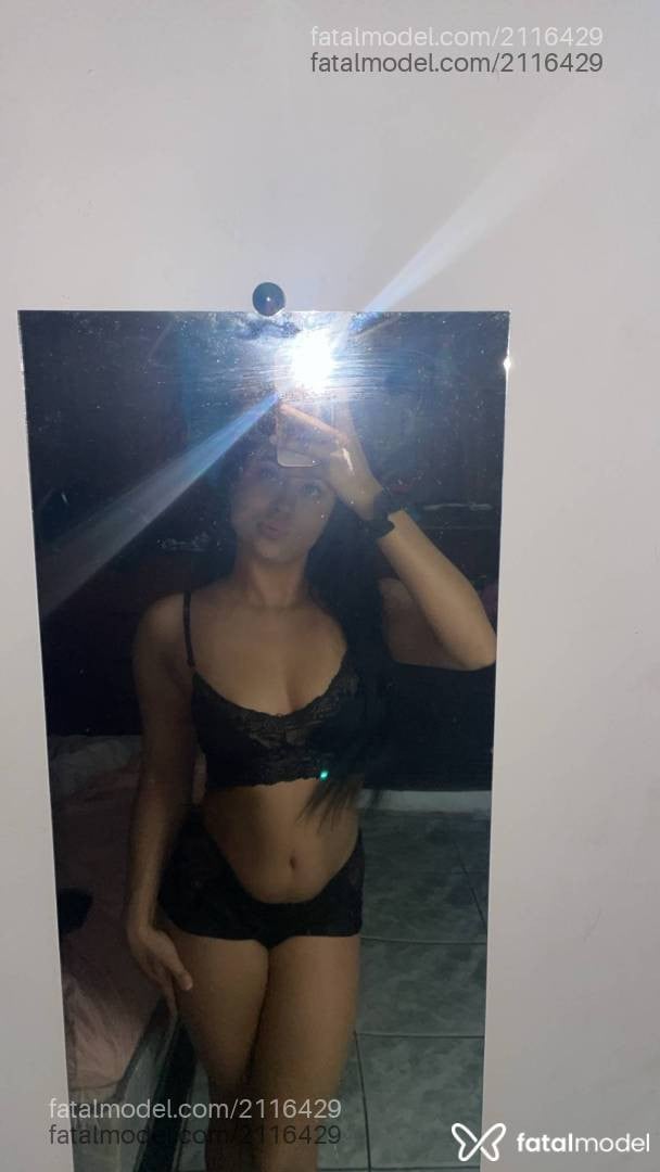 Acompanhante mulher morena (o) de olhos castanhos - Julia Santos