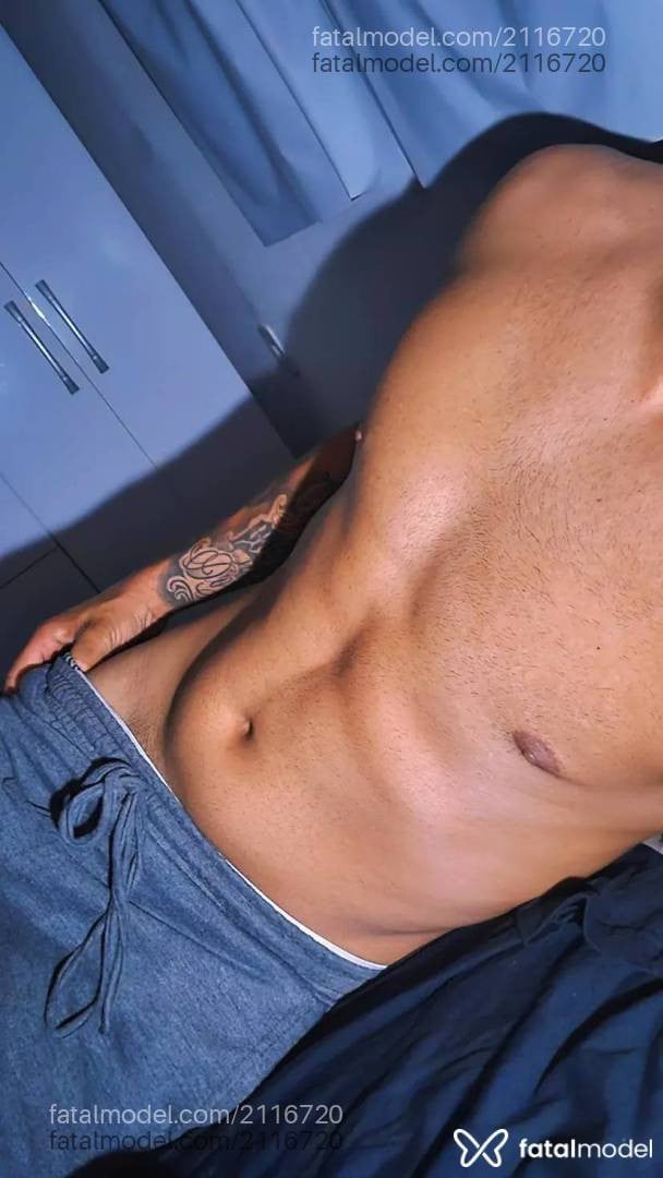 Acompanhante homem morena (o) de olhos castanhos - Guilherme