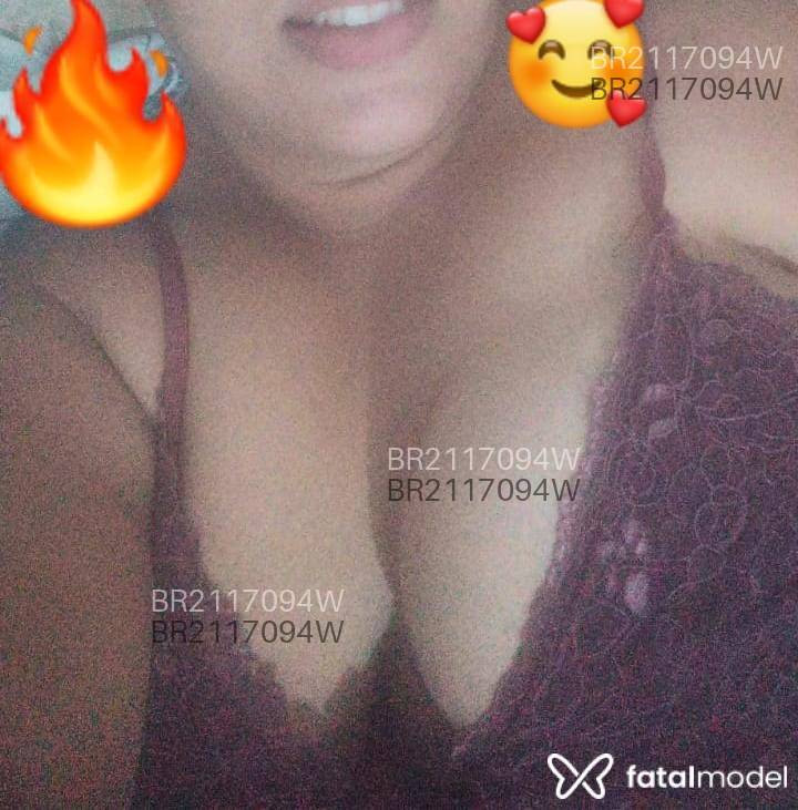 Acompanhante mulher com cabelo colorido de olhos castanhos em Virtual - Maflor