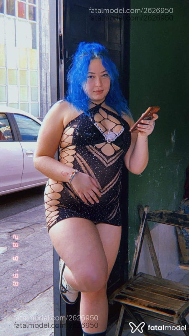 Acompanhante mulher com cabelo colorido de olhos castanhos em São José dos Campos - Melissa Carvalli