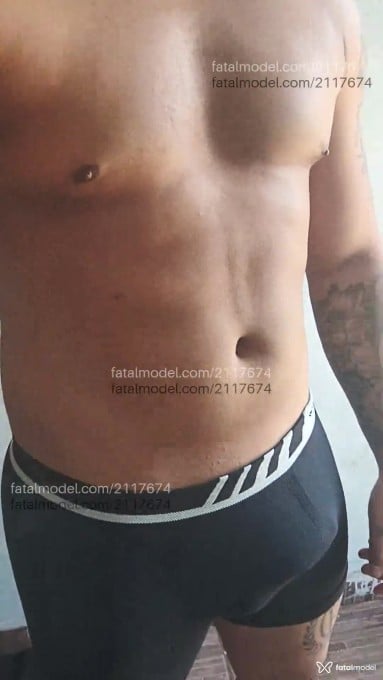 Acompanhante homem morena (o) de olhos castanhos em Ribeirão Preto - Santos