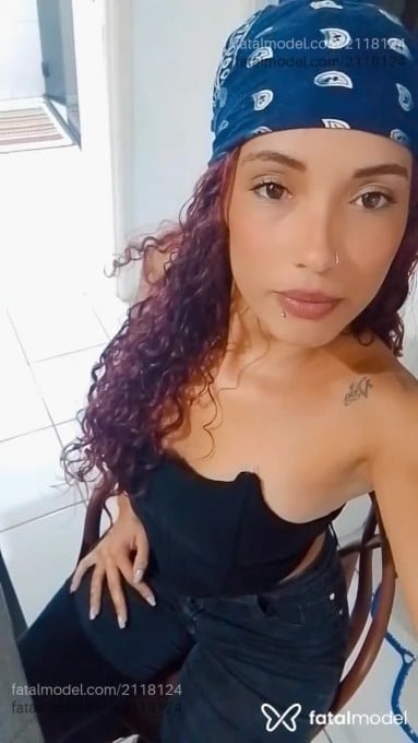 Acompanhante mulher ruiva (o) de olhos pretos em São Paulo Acompanhante mulher ruiva (o) de olhos pretos em São Paulo - Lua