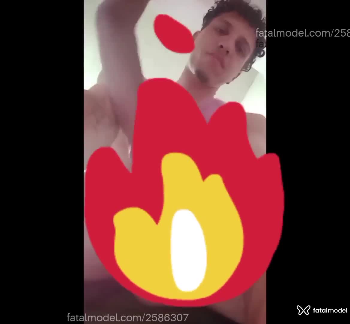 Acompanhante homem com cabelo castanho de olhos verdes em Virtual - AnjoDEneve