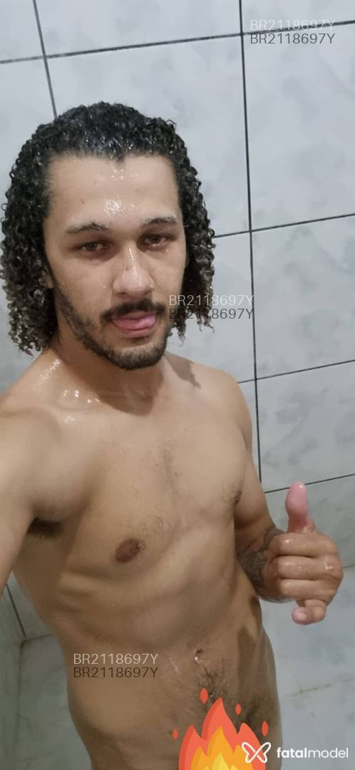 Acompanhante homem com cabelo castanho de olhos castanhos - Alves Acompanhante homem com cabelo castanho de olhos castanhos - Alves