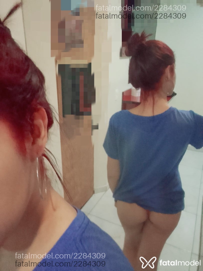 Acompanhante mulher com cabelo colorido de olhos mel em São Paulo - Kariny