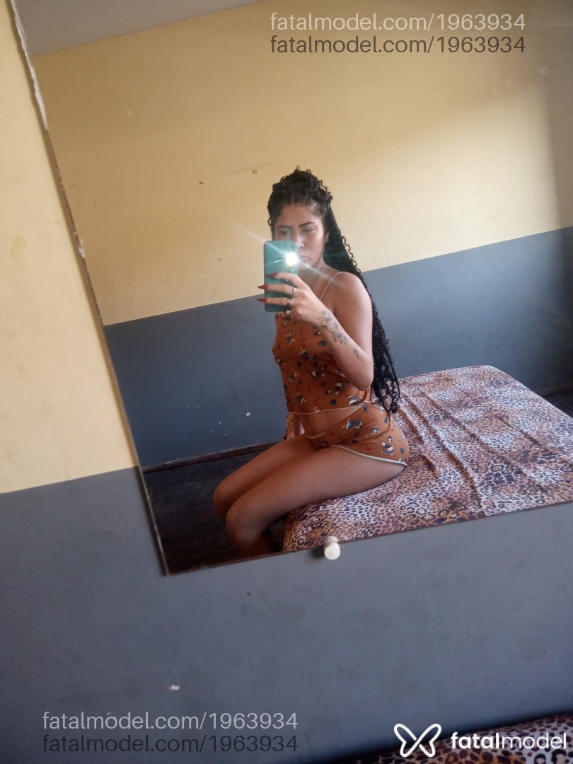 Acompanhante mulher morena (o) de olhos mel - Isabella Afrodite