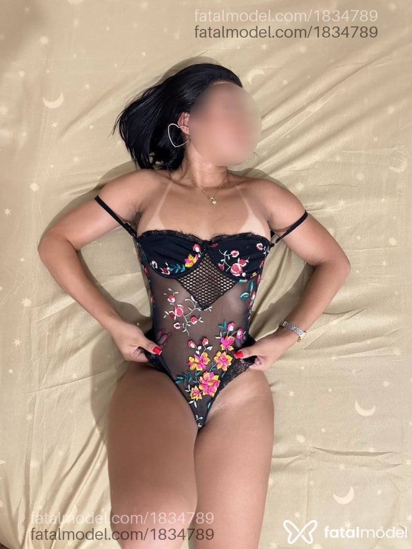 Acompanhante mulher morena (o) de olhos castanhos em Niterói - Ariel Alves