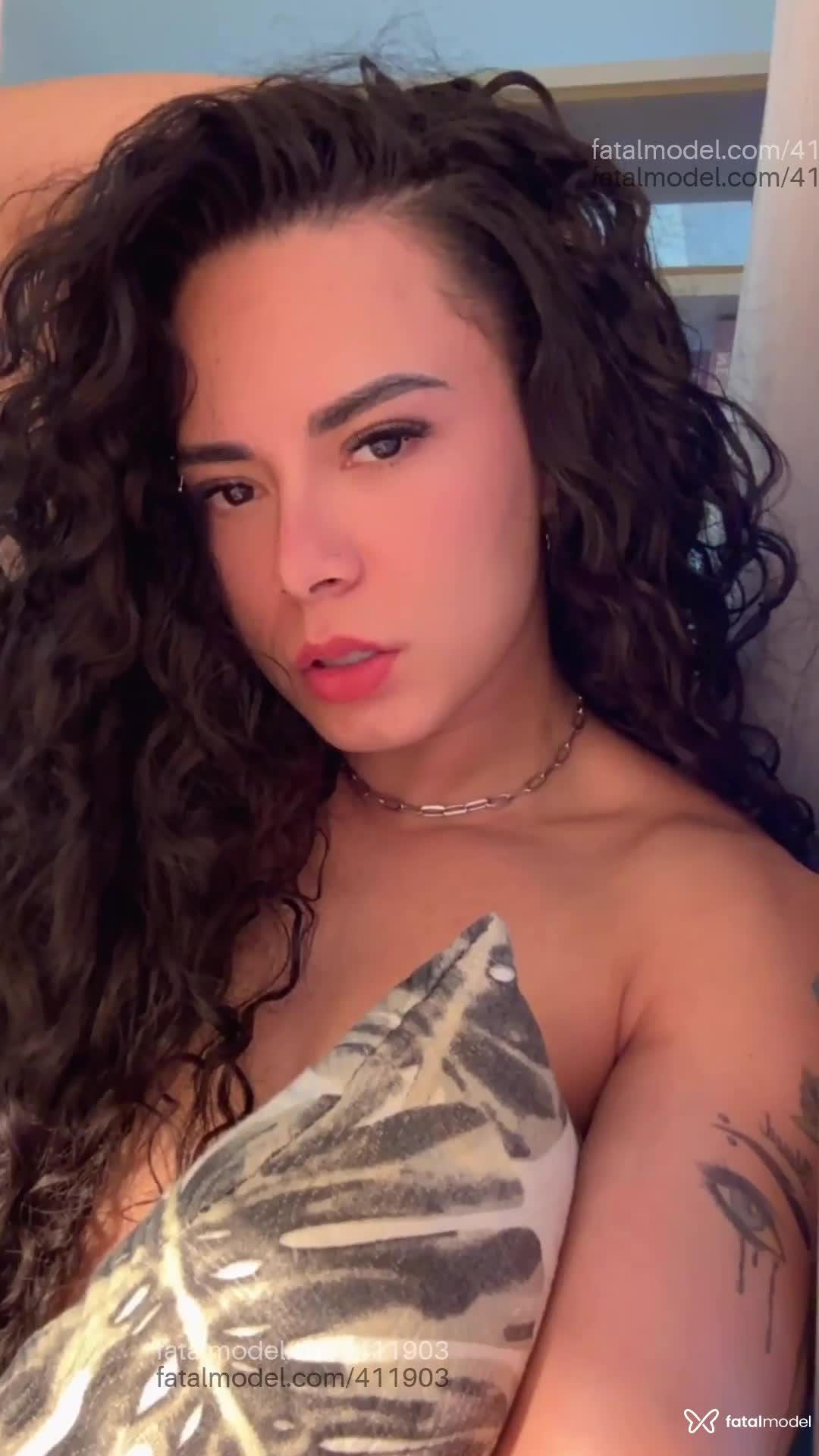 Acompanhante mulher morena (o) de olhos pretos em Goiânia - Mia