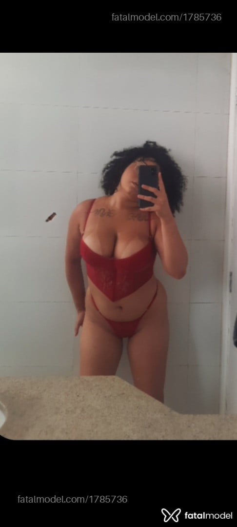 Acompanhante mulher com cabelo castanho de olhos castanhos - Yasmin mattos