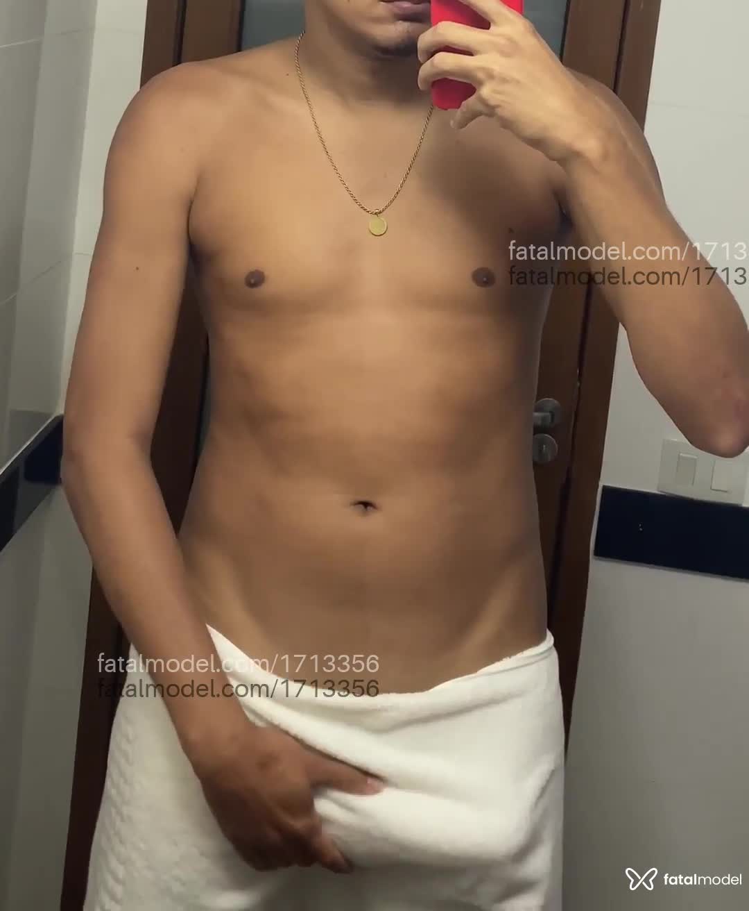 Acompanhante homem morena (o) de olhos castanhos em Rio de Janeiro - Hermes
