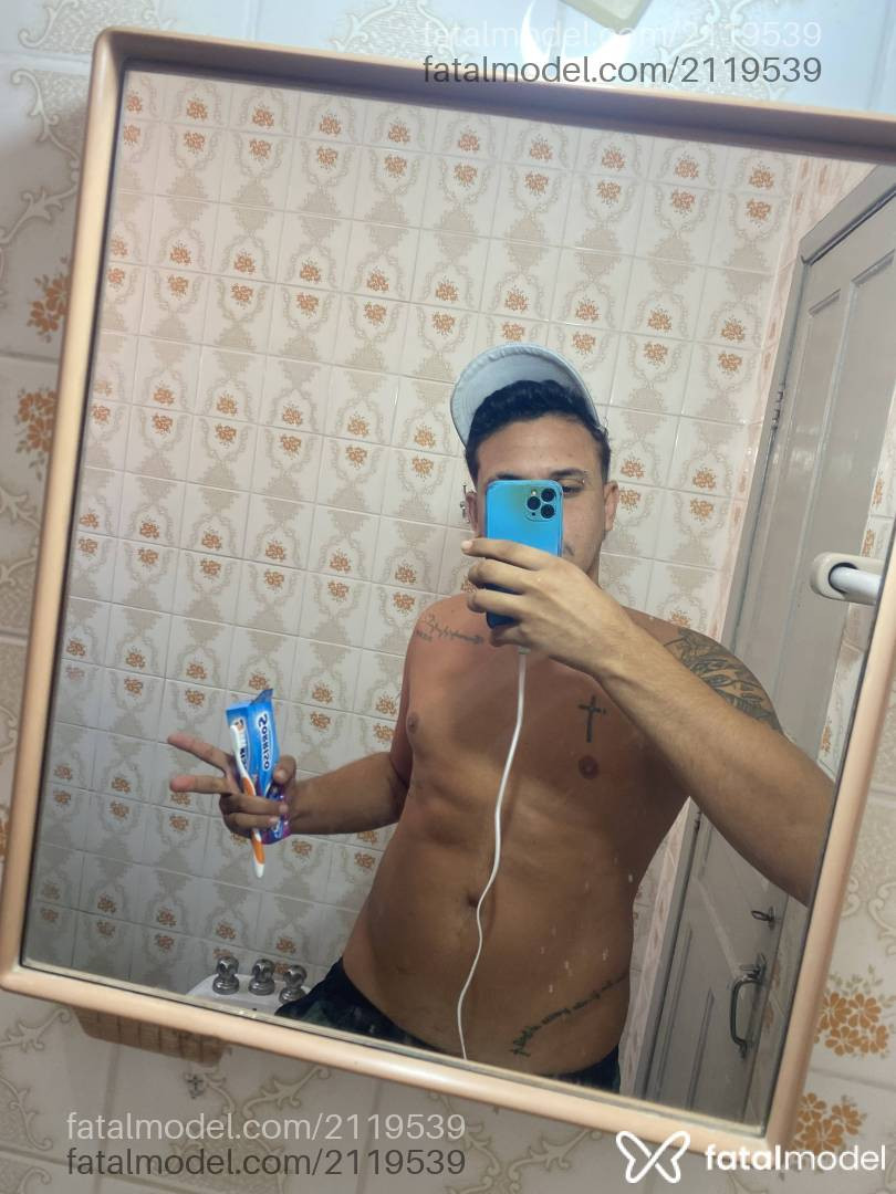 Acompanhante homem morena (o) de olhos pretos - Keven Acompanhante homem morena (o) de olhos pretos - Keven