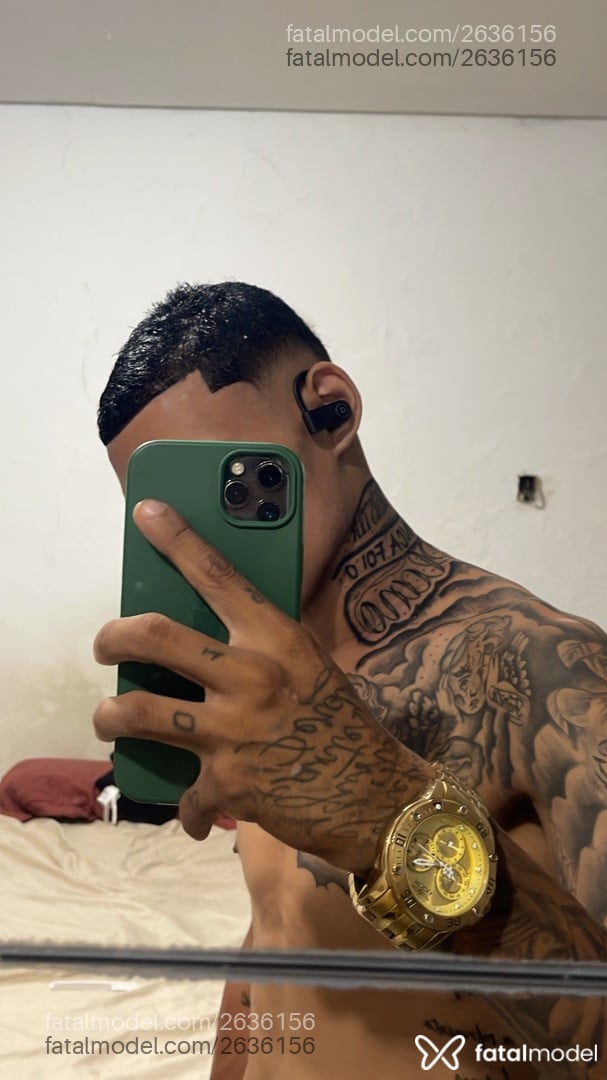 Acompanhante homem com cabelo castanho de olhos pretos - Eduardo Acompanhante homem com cabelo castanho de olhos pretos - Eduardo