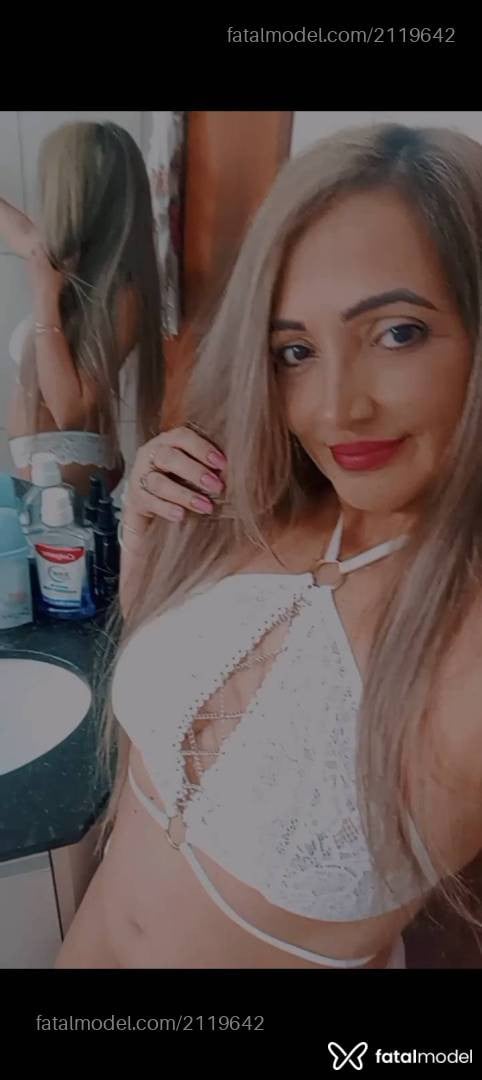 Acompanhante mulher loira (o) de olhos castanhos em Maringá - Karen Lacerda