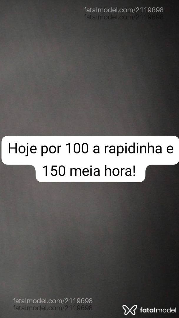 Acompanhante mulher loira (o) de olhos castanhos - Myah