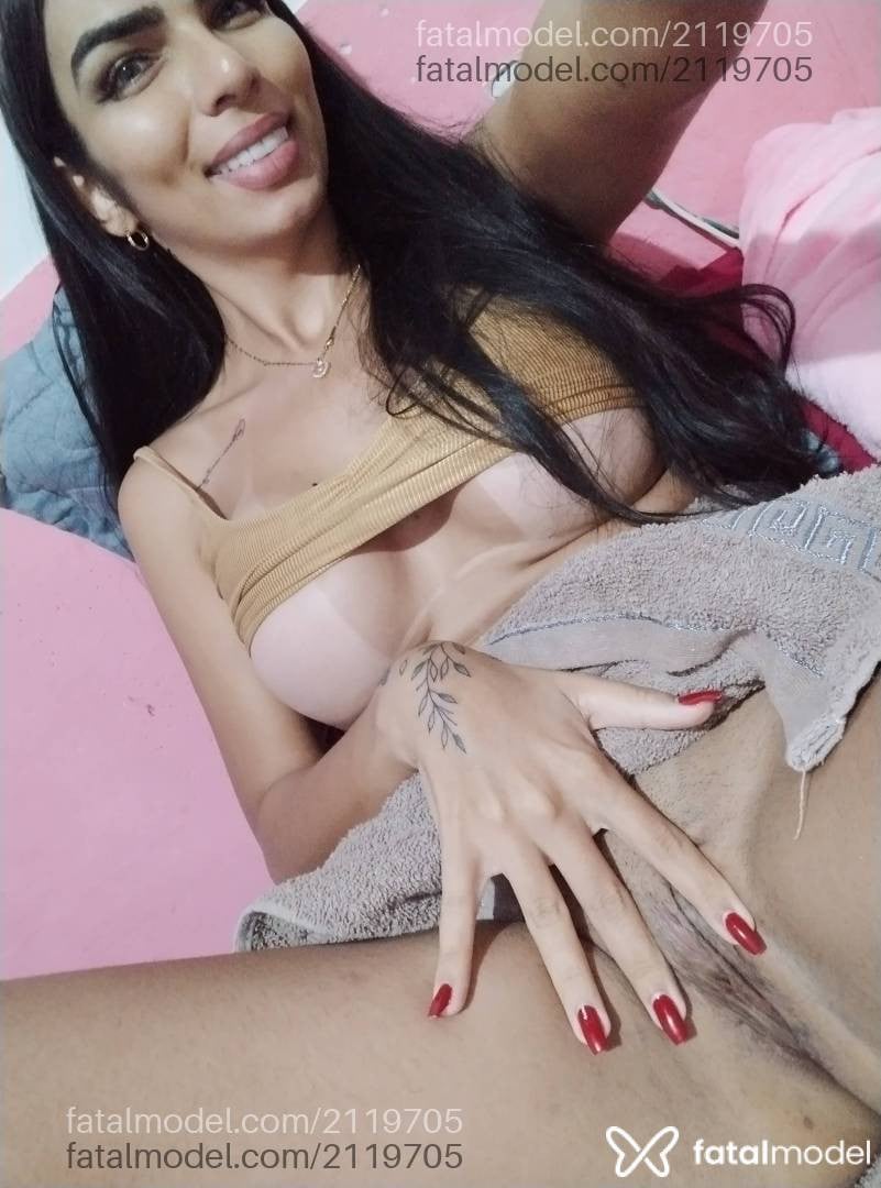 Acompanhante mulher com cabelo castanho de olhos castanhos - Sofia Araújo Acompanhante mulher com cabelo castanho de olhos castanhos - Sofia Araújo