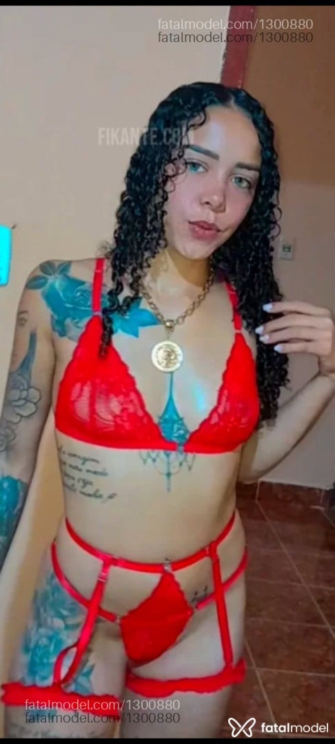 Acompanhante mulher com cabelo castanho de olhos castanhos em Barbacena - Brenda