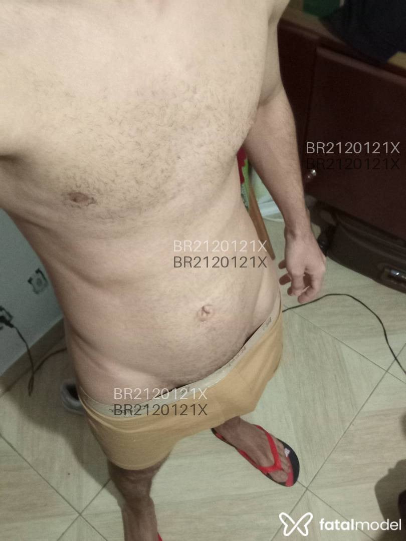 Acompanhante homem com cabelo castanho de olhos castanhos - Montecchio Acompanhante homem com cabelo castanho de olhos castanhos - Montecchio