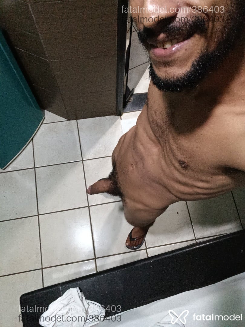 Acompanhante homem com cabelo castanho de olhos castanhos em Palmas Acompanhante homem com cabelo castanho de olhos castanhos em Palmas - Reizin