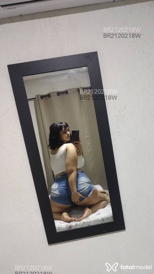 Acompanhante mulher com cabelo colorido de olhos pretos em Piracicaba - Letícia Dias