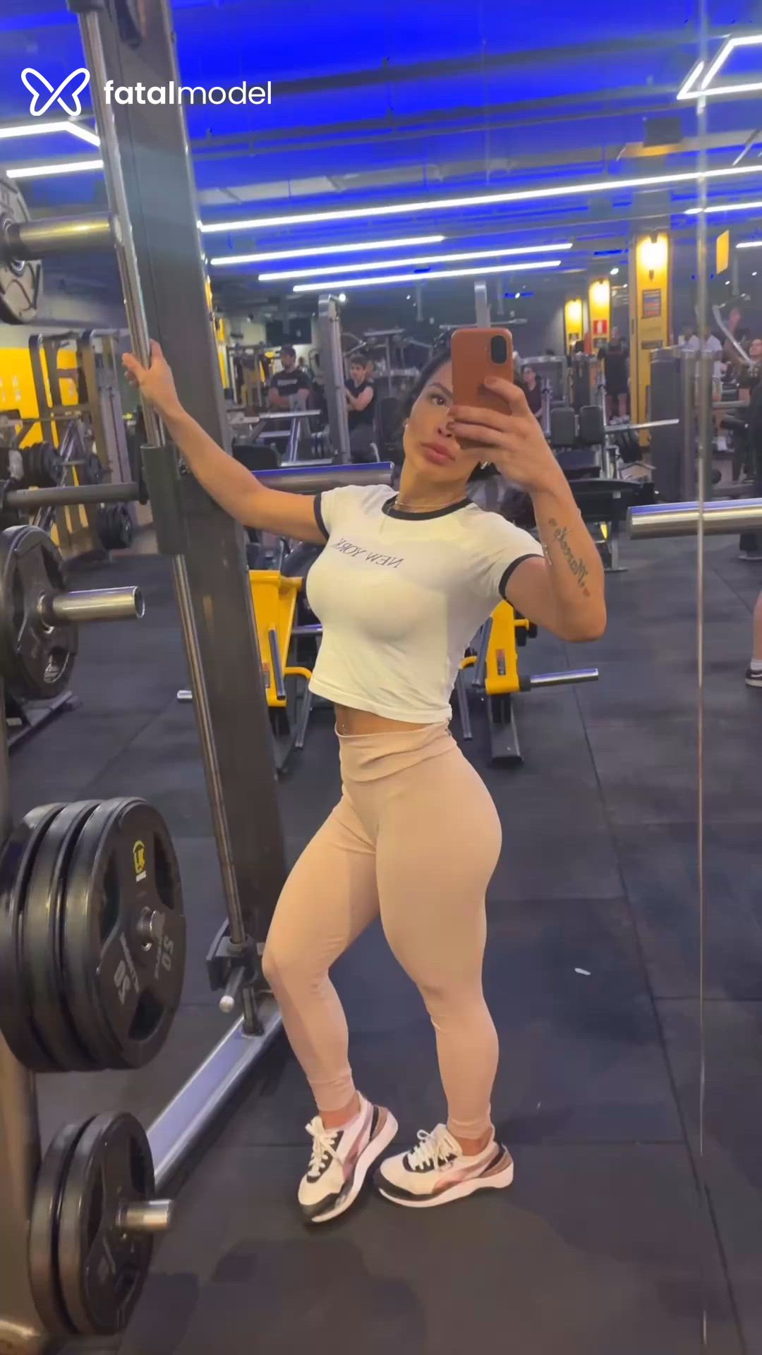 Acompanhante mulher com cabelo castanho de olhos castanhos - Jessiquinha