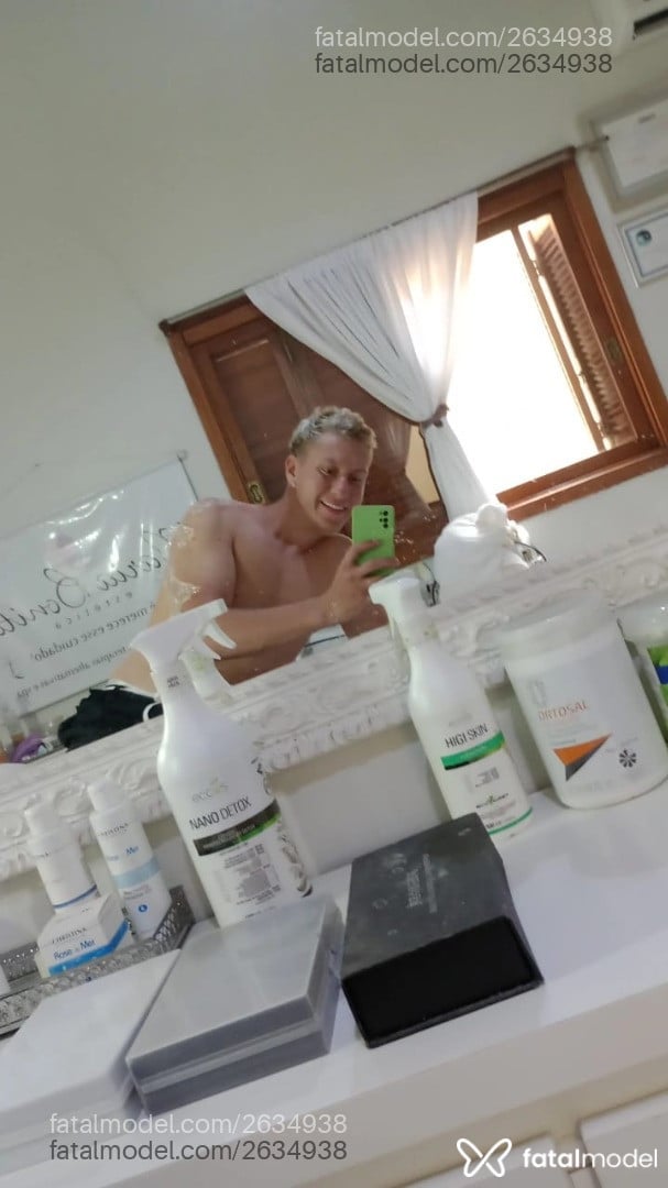 Acompanhante homem loira (o) de olhos azuis em Santa Cruz do Sul - Thayler