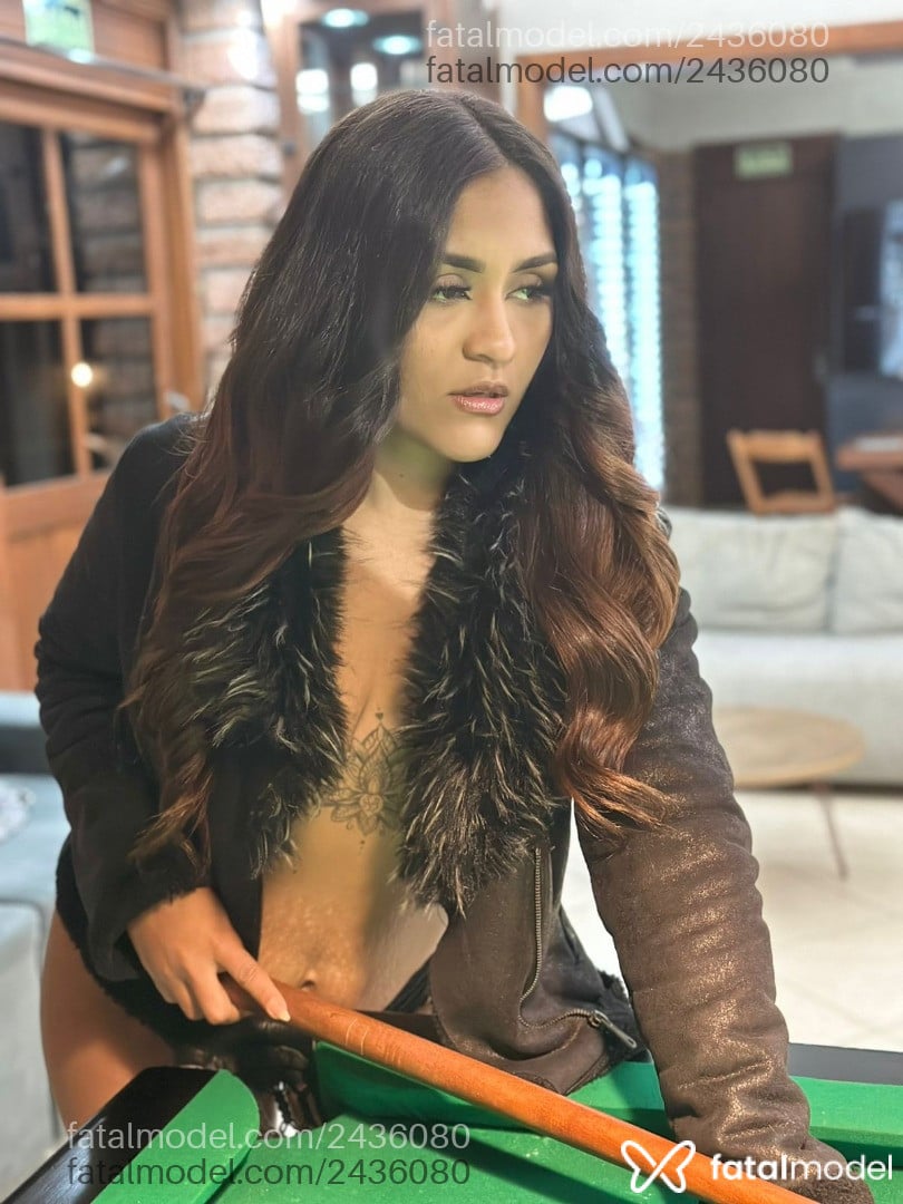 Acompanhante mulher morena (o) de olhos castanhos - Manuela