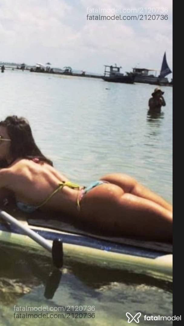 Acompanhante mulher com cabelo castanho de olhos verdes em Passo Fundo - Juliana